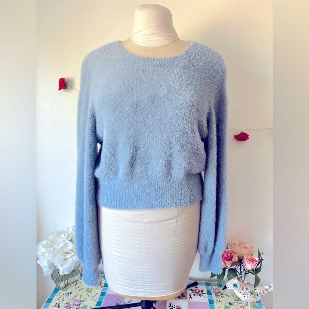 Aritzia Sunday Best kitten Sweater baby blue fuzzy womens L - Picture 9 of 13
